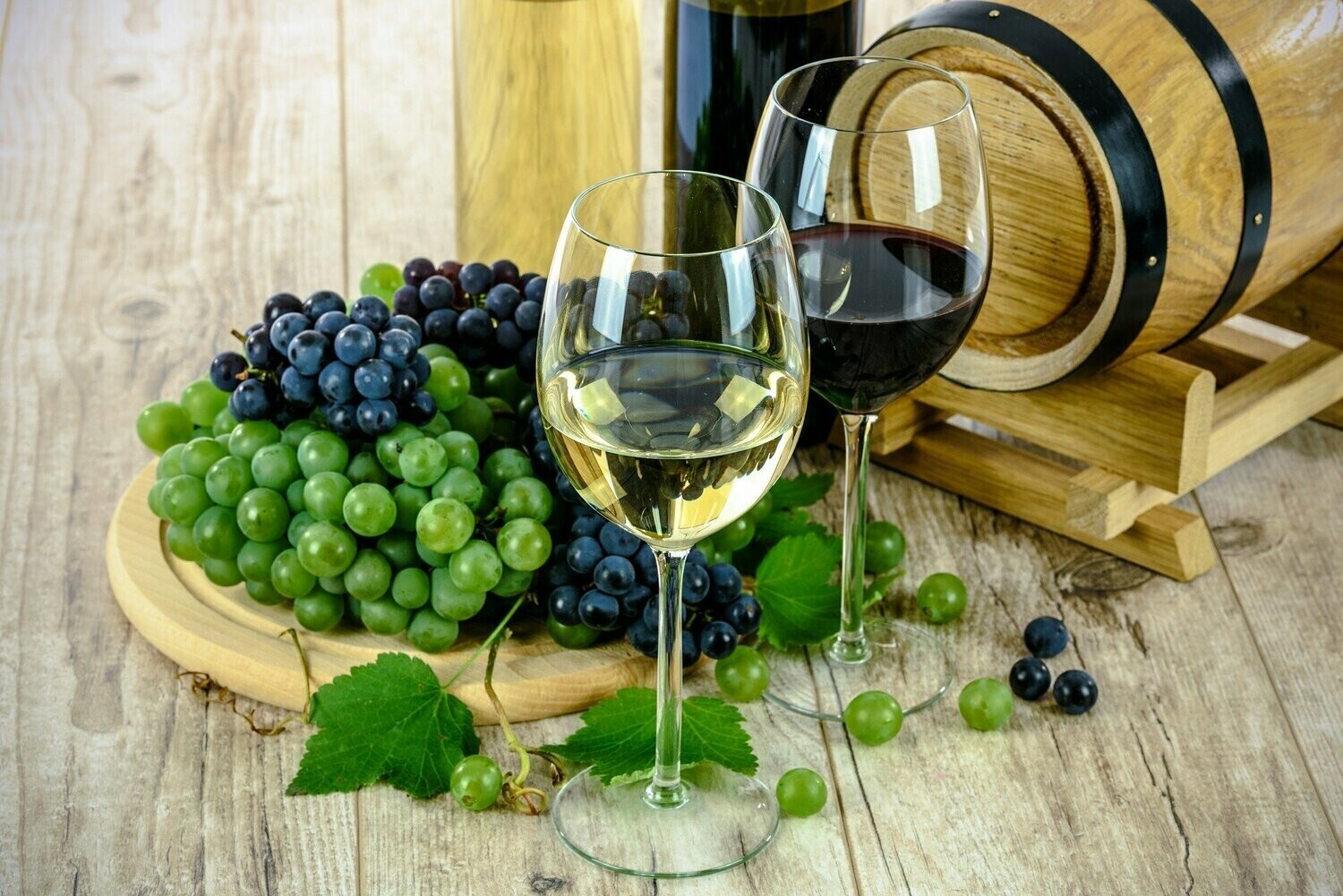 Wine and Grapes - Specially ordered for you. Delivery is approximately 4 - 6 weeks.