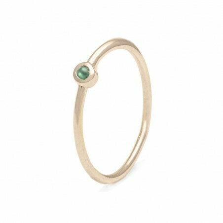 Anello sottile in oro rosa 9 kt con smeraldo naturale