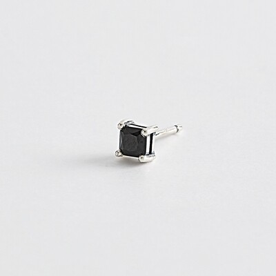 ORECCHINO CON ZIRCONE NERO