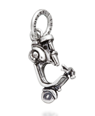 Charm Vespa moto