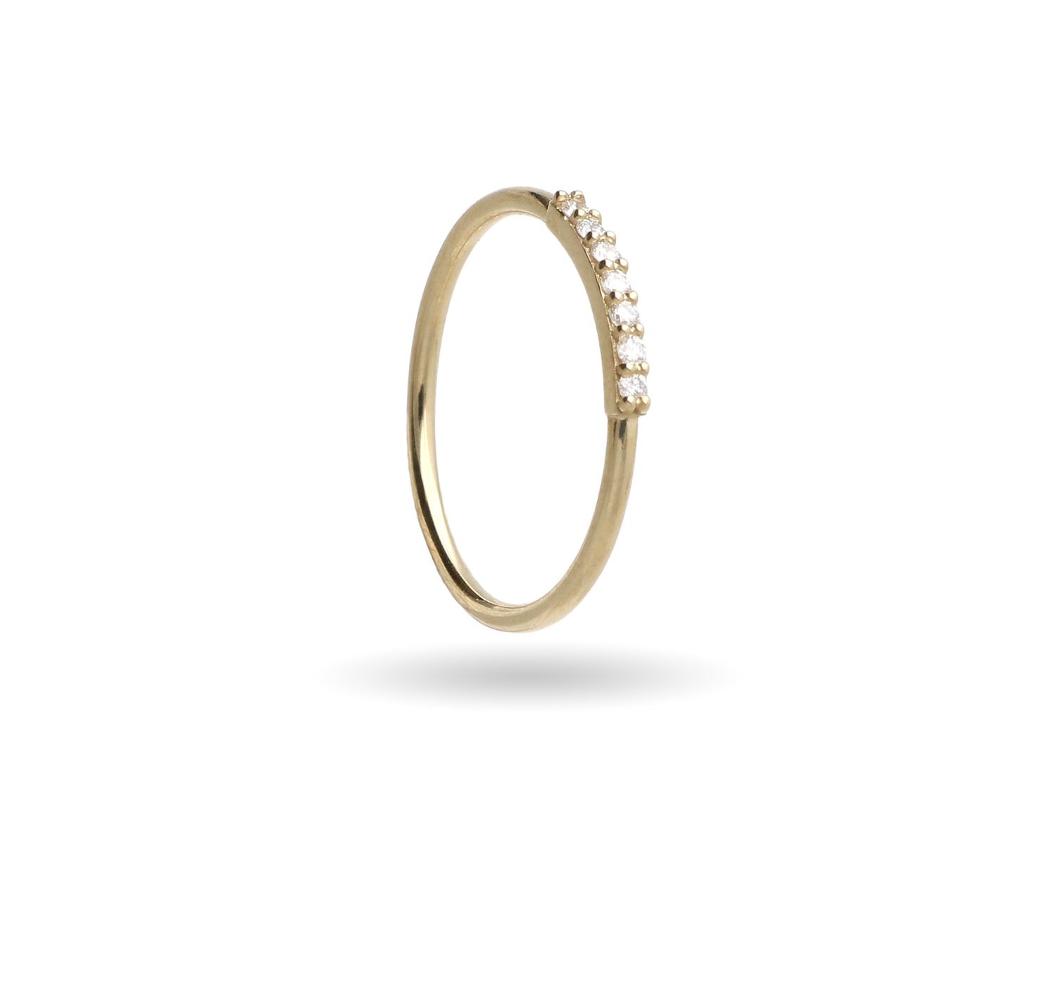 Anello Filodamore in Oro GiallO 9kt con 7 diamanti bianchi Anello Filodamore in Oro GiallO 9kt con 7 diamanti bianchi