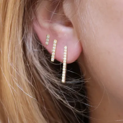 Mono Orecchino Filodamore in Oro Giallo 9kt con 13 Diamanti bianchi