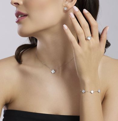 Anello Fiore con madreperla e zirconia