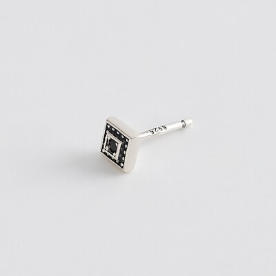 ORECCHINO BORCHIATO CON ZIRCONE NERO