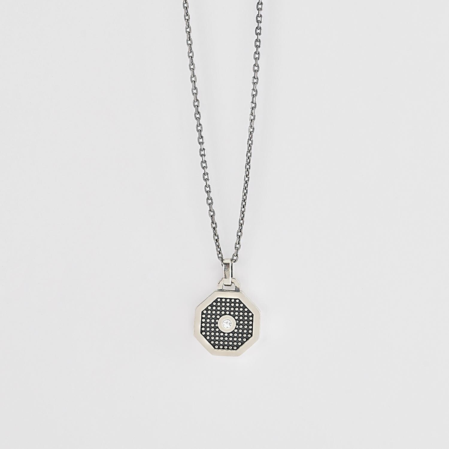 COLLANA CON CIONDOLO OTTAGONALE BORCHIATO COLLANA CON CIONDOLO OTTAGONALE BORCHIATO