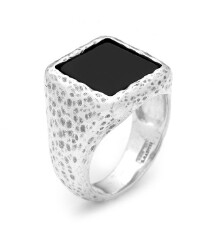 Anello Martellato Quadrato Onice Grande