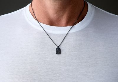 COLLANA TITANIO NERO CON TARGHETTA E DIAMANTI BLACK