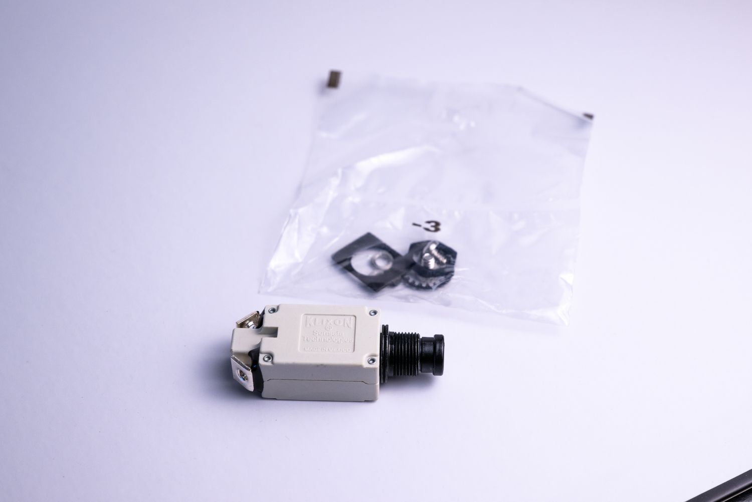 FA7274-2-5 (Klixon Circuit Breaker)