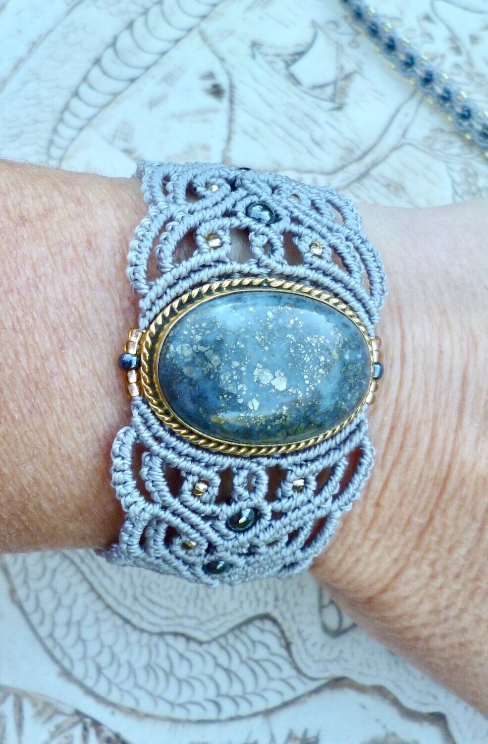 Bracelet macramé et Marcasite sertie laiton doré