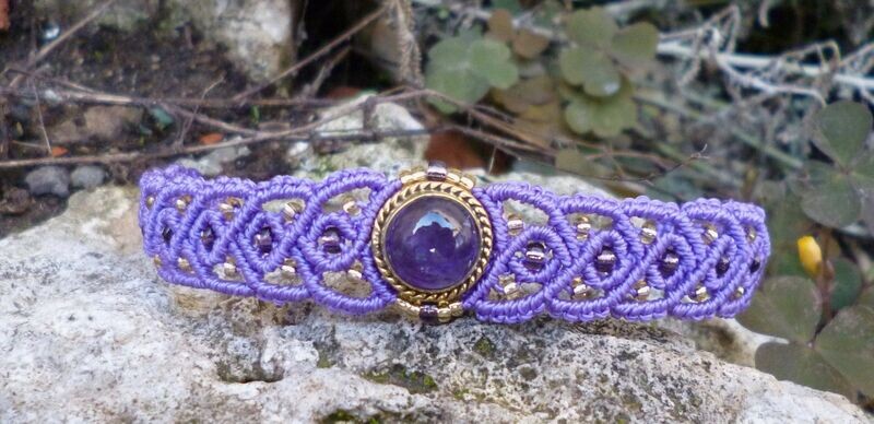 Bracelet macramé et petite Améthyste Bracelet macramé et petite Améthyste