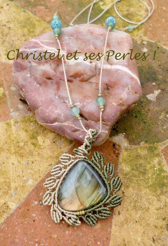 Pendentif macramé et Labradorite dorée feuilles