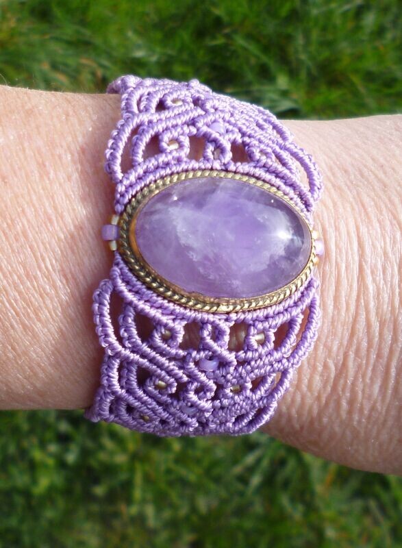 Bracelet macramé baroque et Améthyste sertie