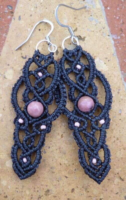 Boucles d'oreilles macramé longues noires