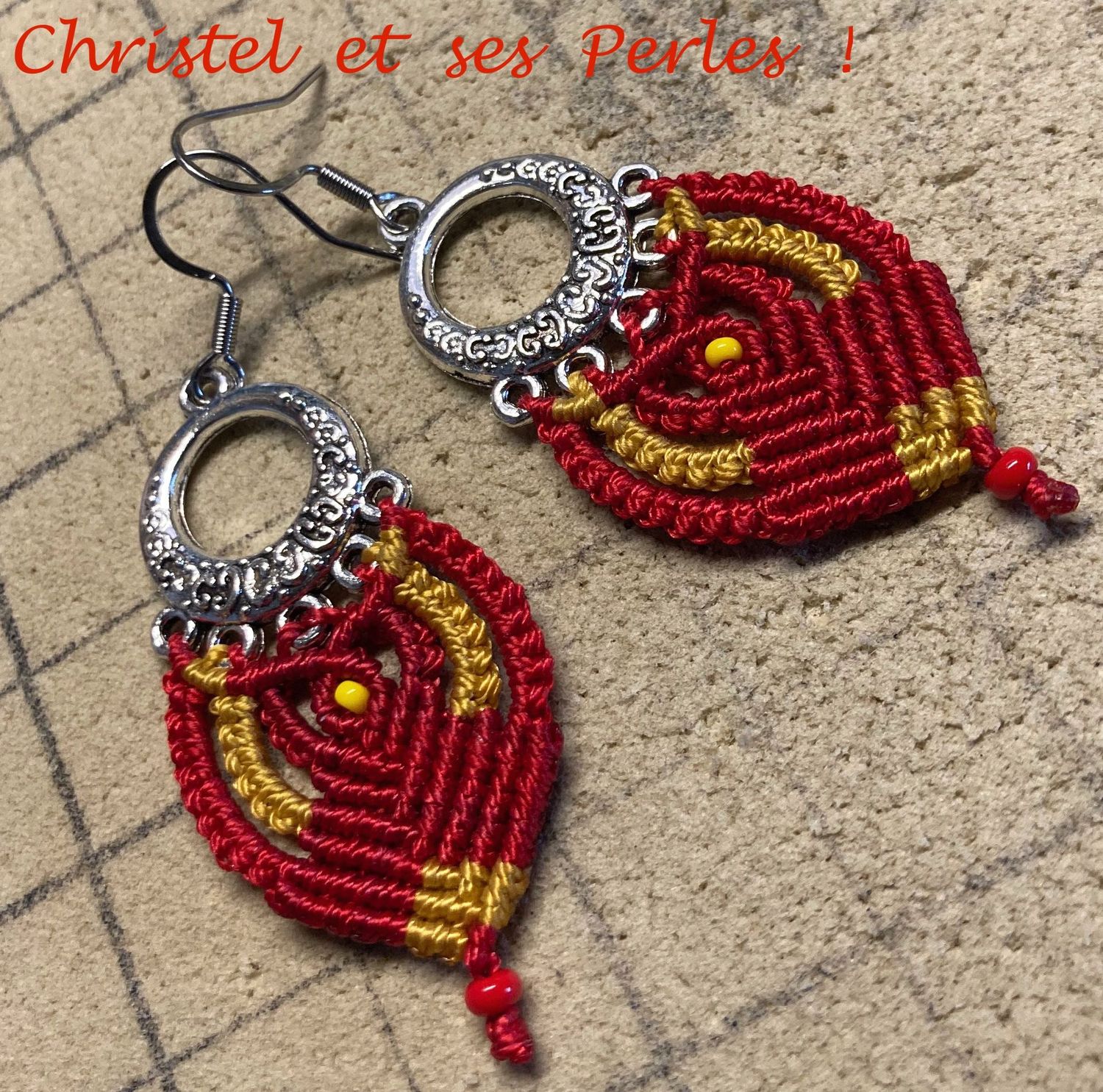Boucles d'oreilles macramé rouge