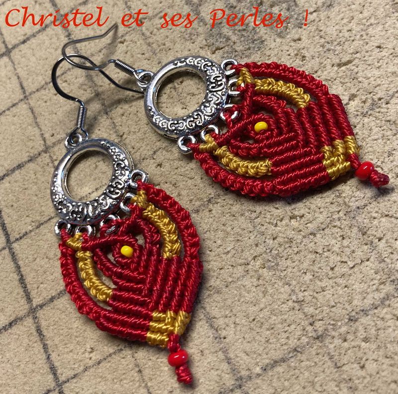 Boucles d'oreilles macramé rouge