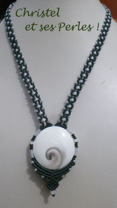 Collier macramé et Oeil de Ste Lucie