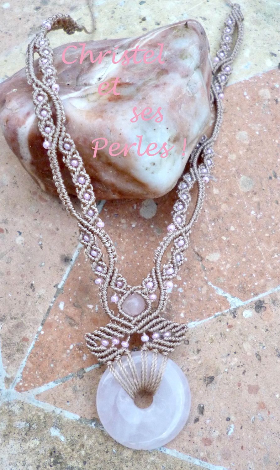 Collier macramé feuilles et donut en Quartz rose