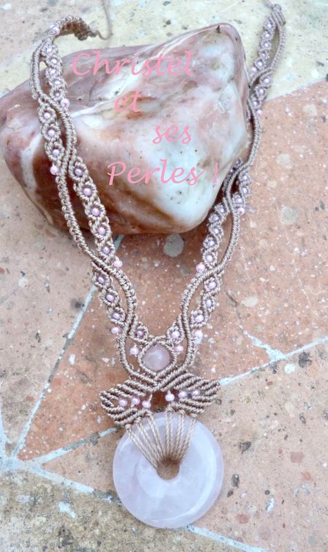 Collier macramé feuilles et donut en Quartz rose