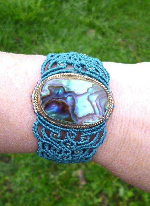 Bracelet macramé manchette baroque et Abalone