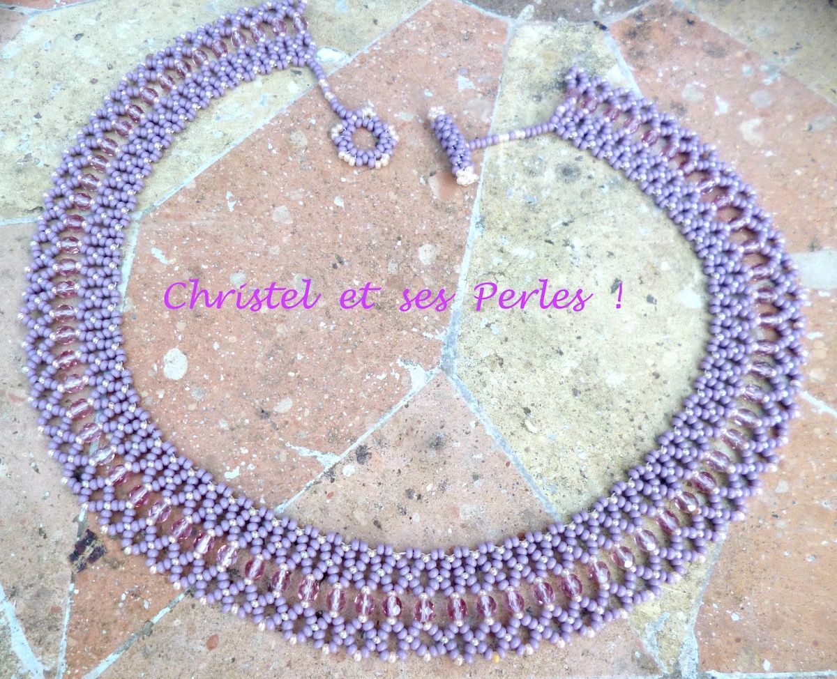 Collier ras de cou perles parme