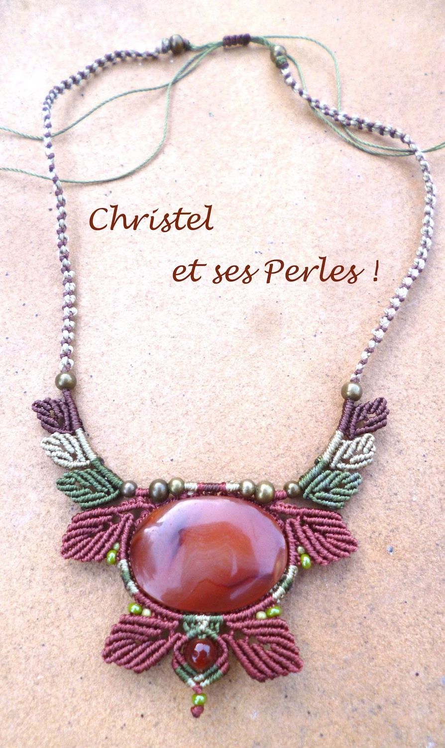 Collier macramé et Cornaline feuilles