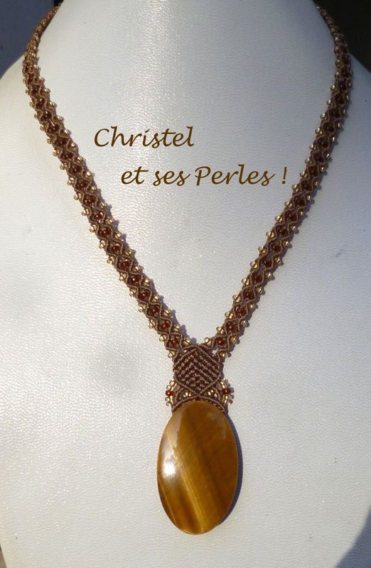 Collier macramé et Oeil de Tigre doré