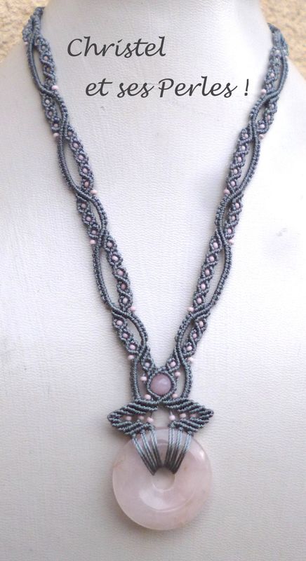 Collier macramé gris anthracite et donut en Quartz rose