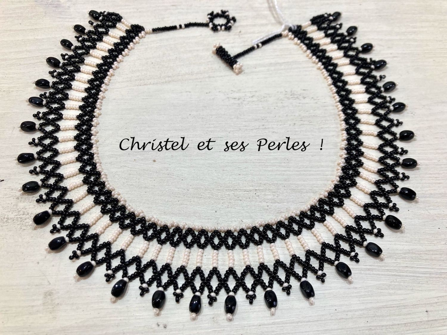 Collier perles noires et ivoire