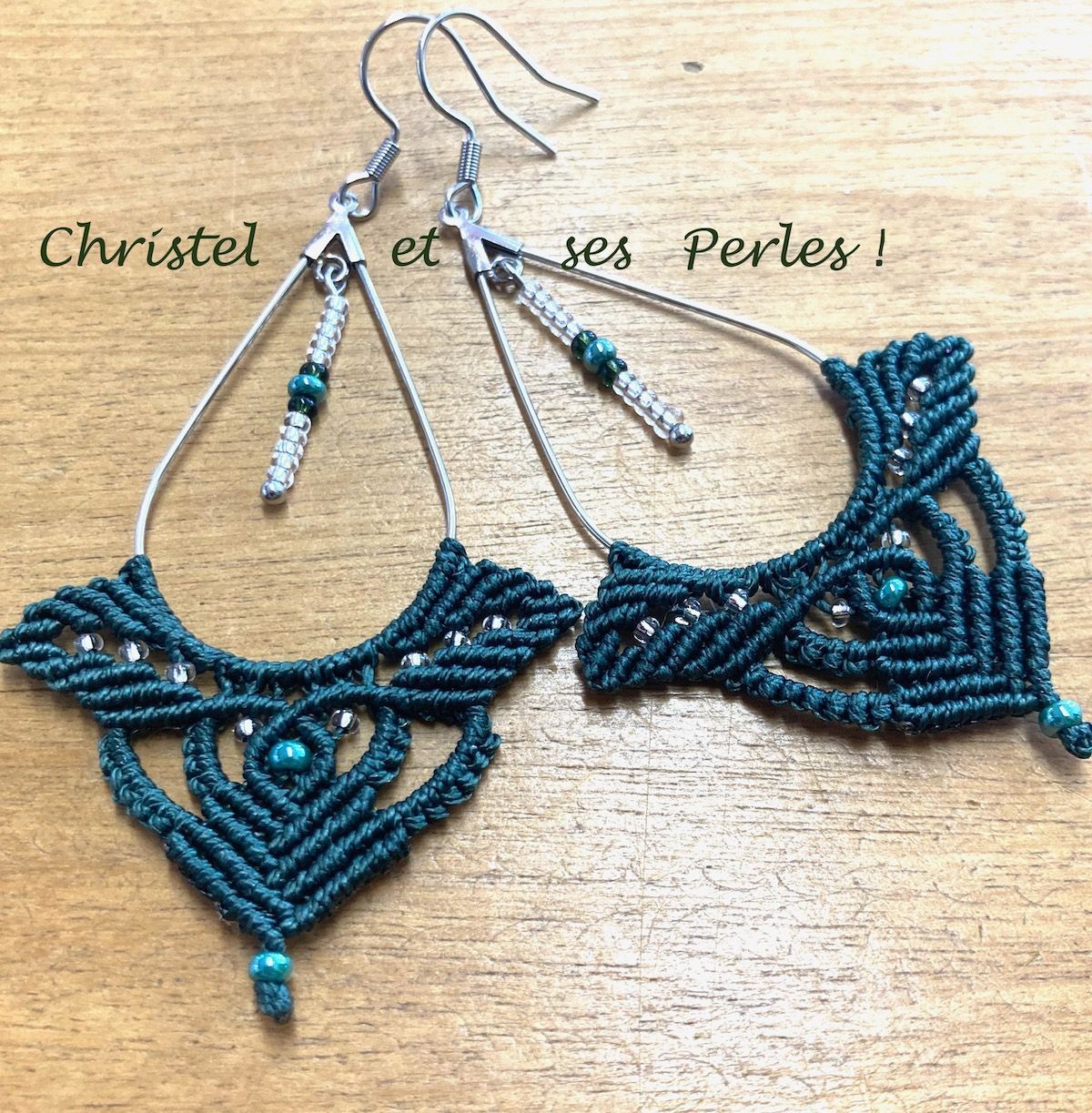 boucles d'oreilles macramé Elfiques vert sapin