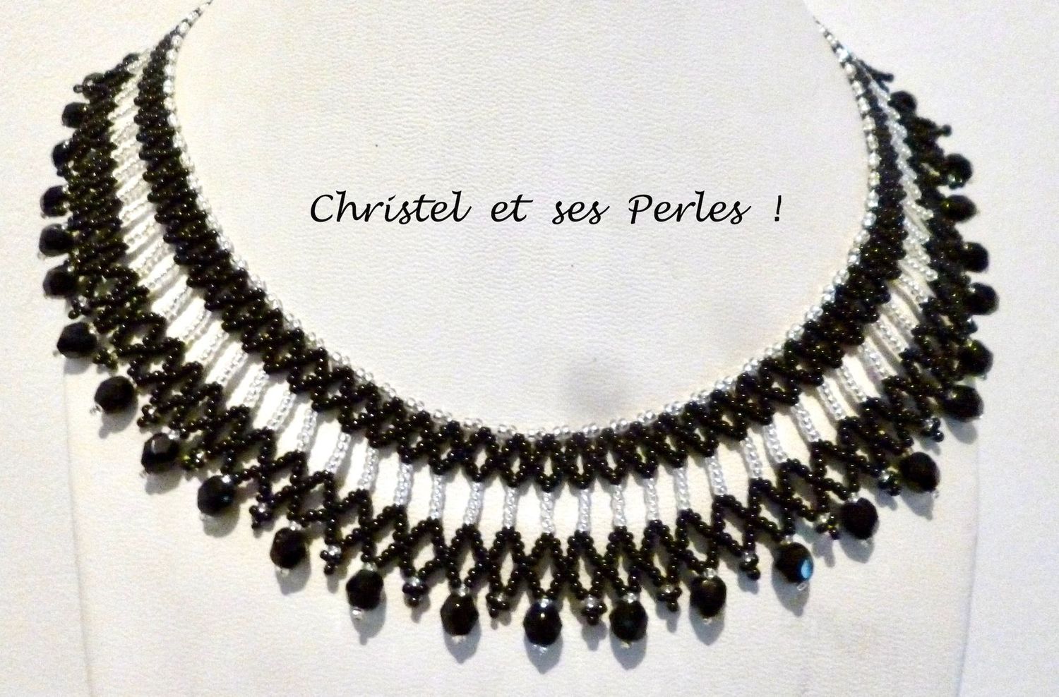 Collier perles noires et argentées