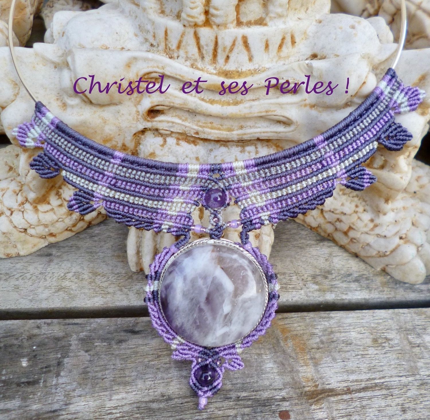 Collier macramé plastron et Améthyste ronde