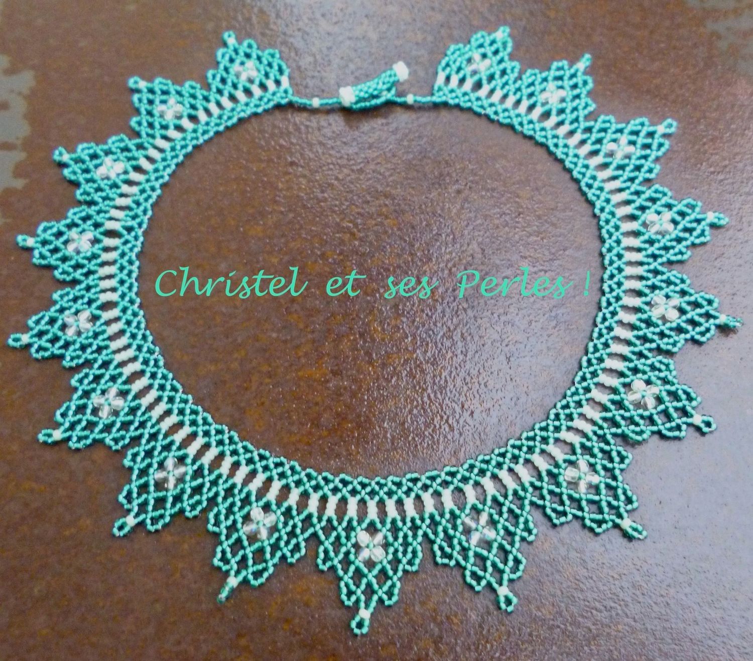 Collier netting triangle couleur deux verts