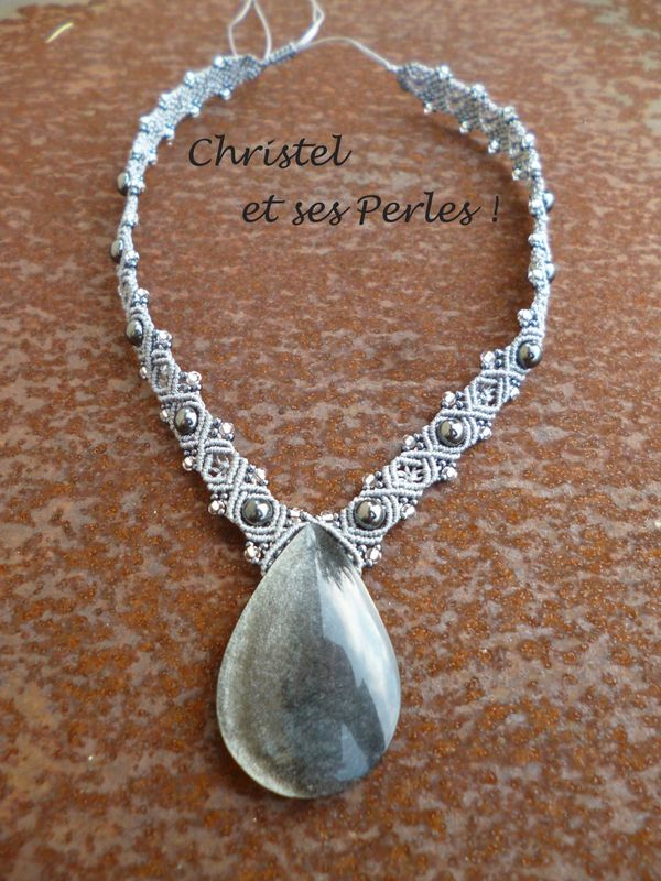 Collier macramé et Obsidienne argentée Collier macramé et Obsidienne argentée