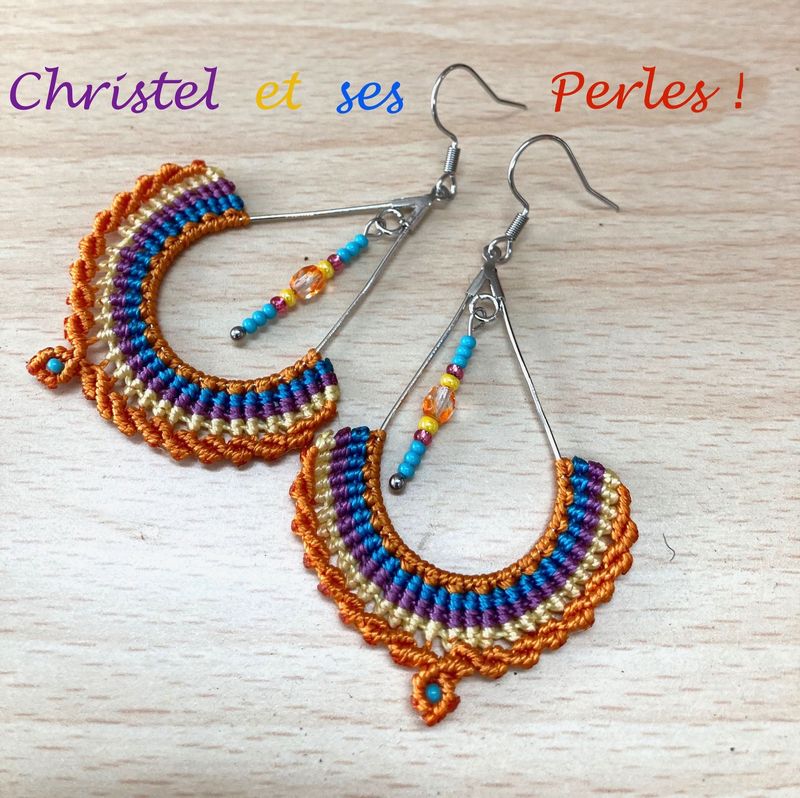 Boucles d'oreilles macramé multicolores et gouttes métal