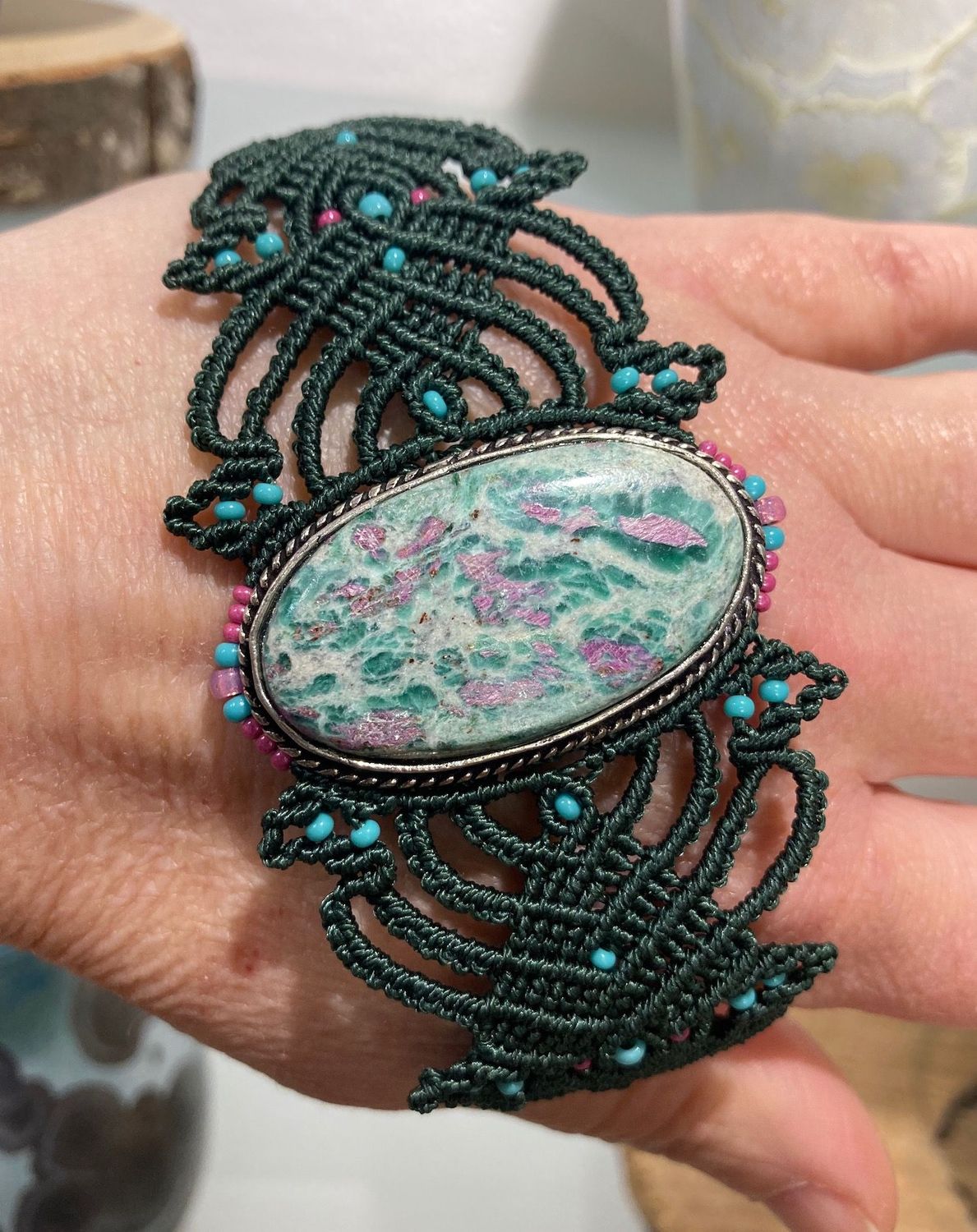Bracelet macramé et Fuchsite rubis