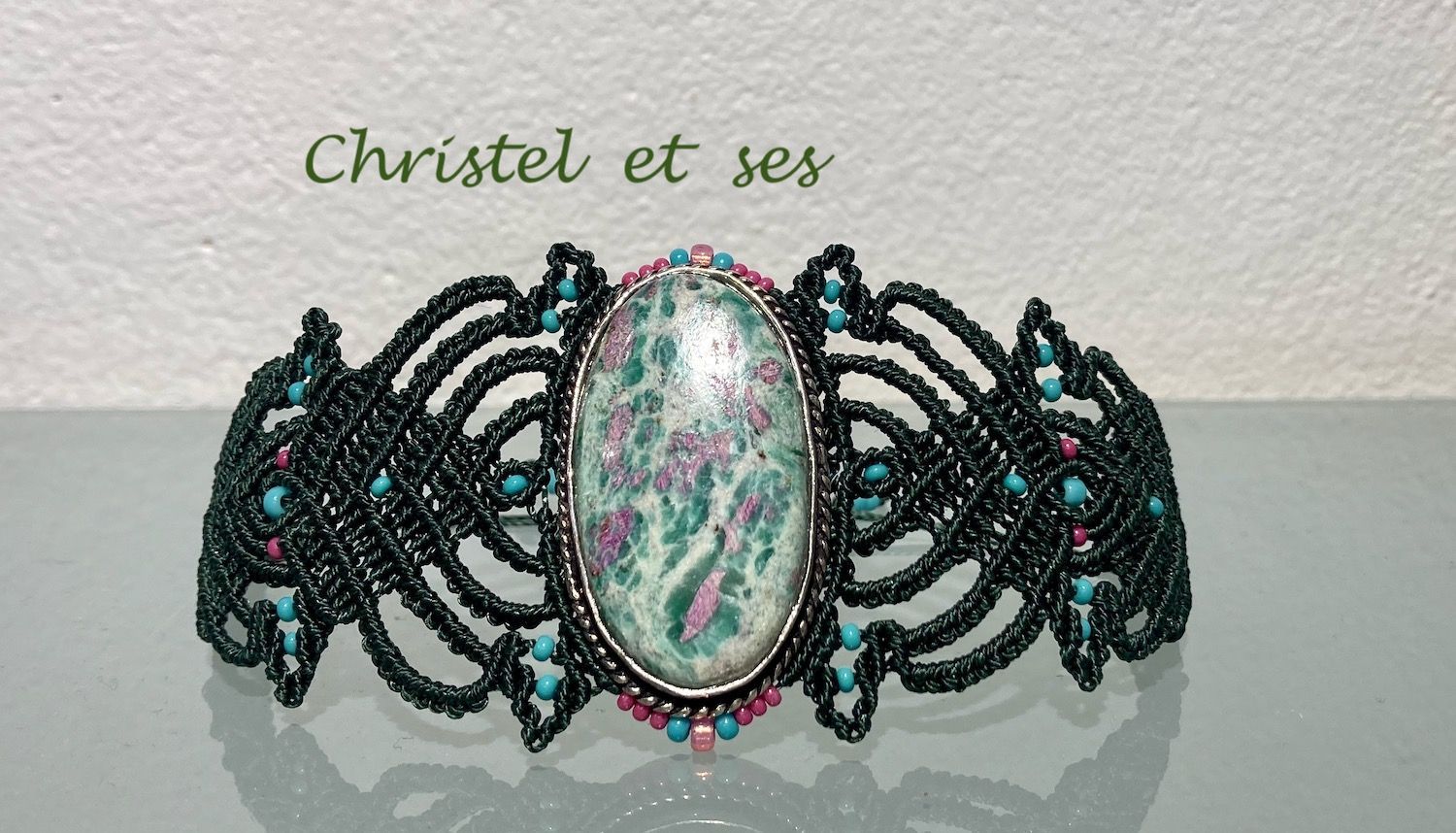 Bracelet manchette Elfique et Fuchsite rubis