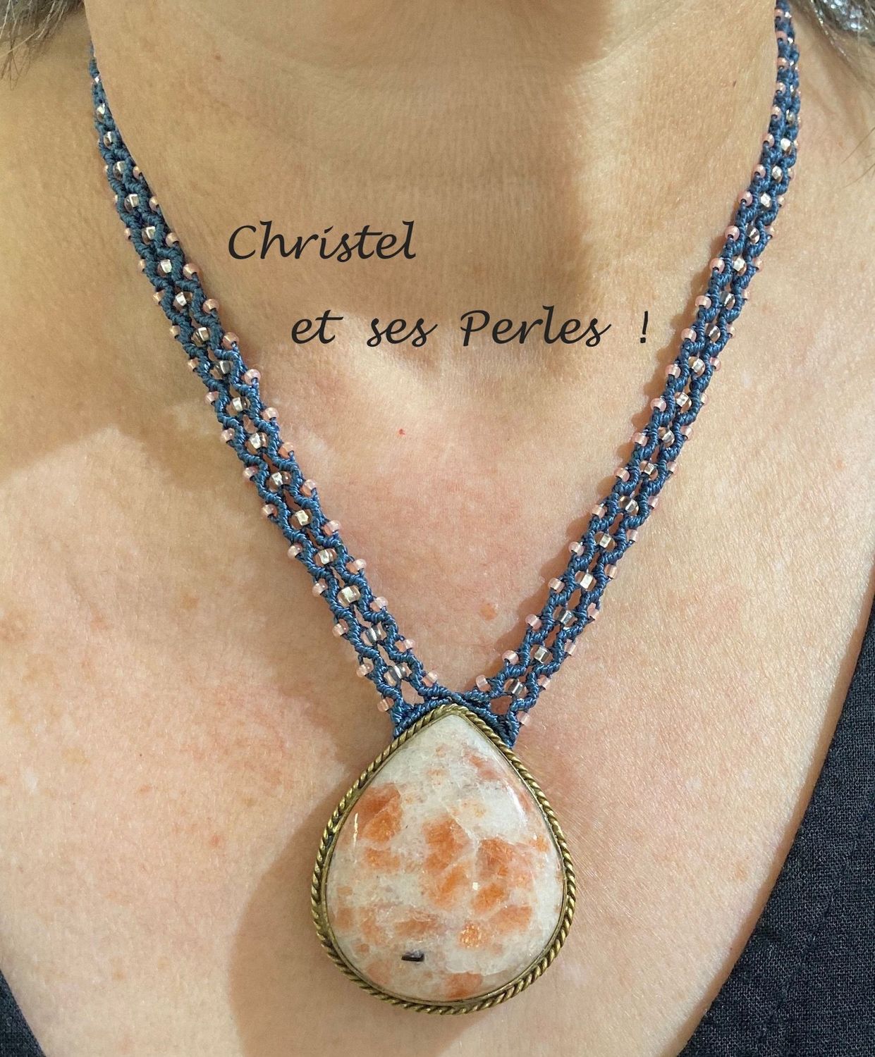 Collier macramé et Pierre du soleil