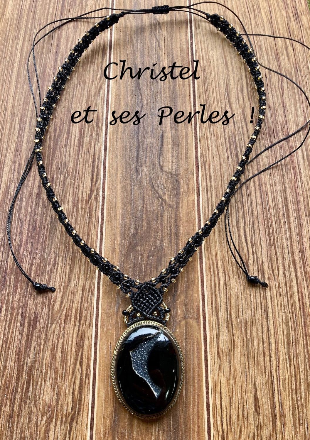 Collier macramé et Druse d'Onyx sertie