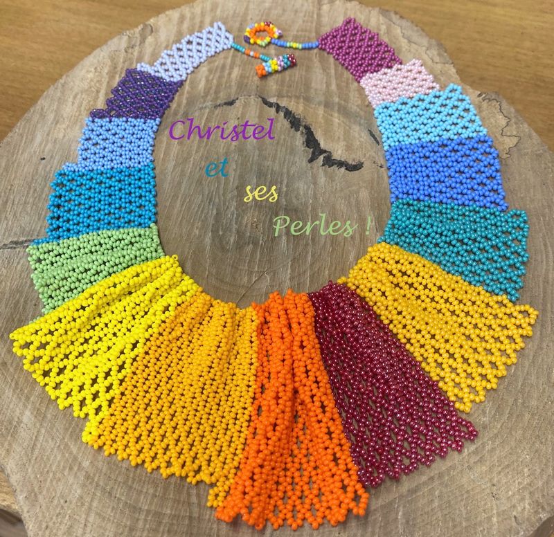 Collier Arc en ciel de perles