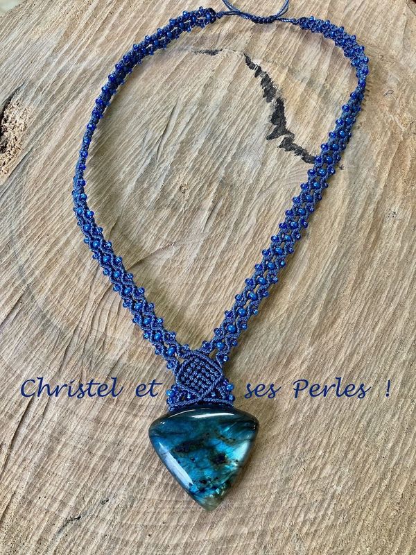 Collier macramé et Labradorite bleue triangle