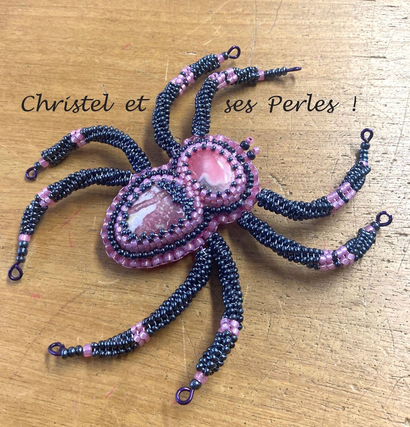 Broche brodée Araignée