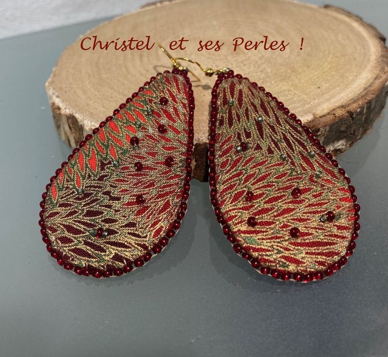 Boucles d'oreilles gouttes tissu rouge or