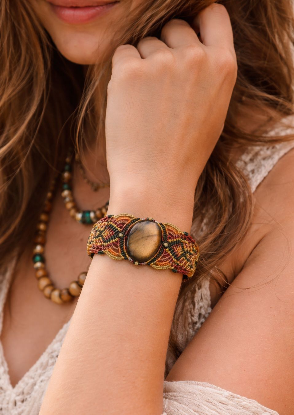 Bracelet collection ARCADIA : macramé et Labradorite reflets dorés orangés