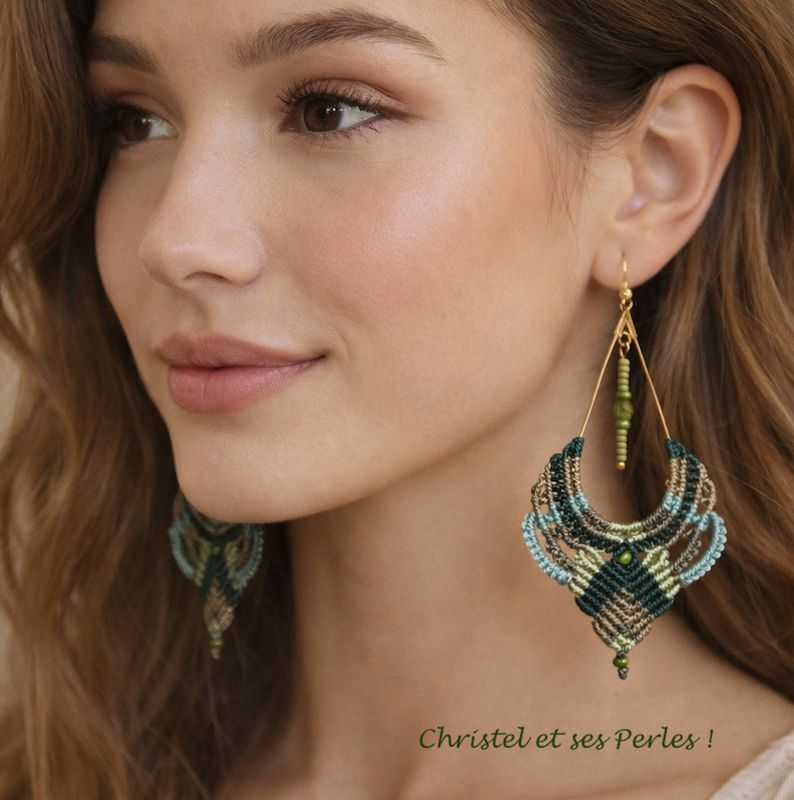 Collection ARCADIA : Boucles d'oreilles macramé et créoles camaieu vert