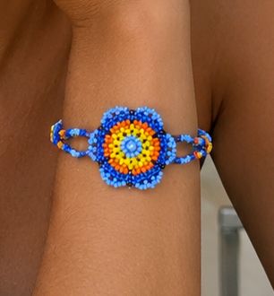 Bracelet fleur bleue en perles