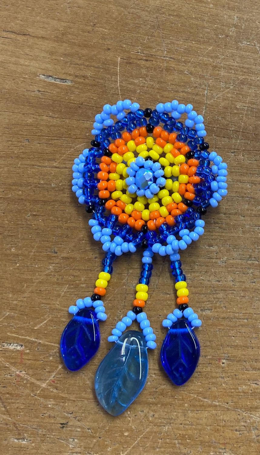 Broche fleur bleue