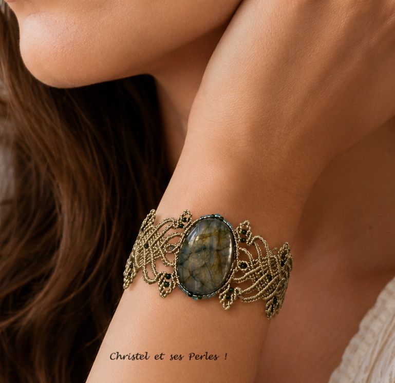 Bracelet macramé feuilles kaki clair, et Labradorite Bracelet macramé feuilles kaki clair, et Labradorite
