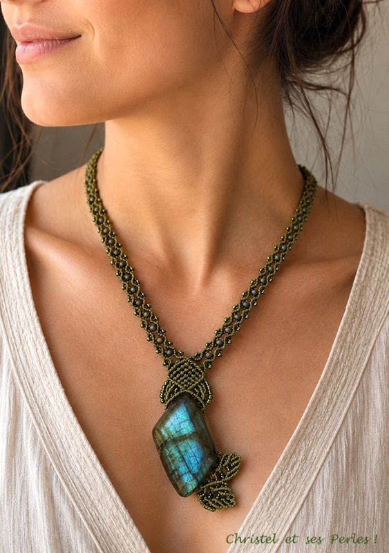 Collier macramé Labradorite losange feuilles