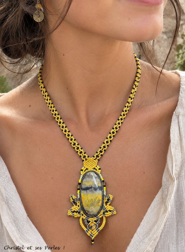 ? Collier artisanal en perles et macramé – Jaspe bourdon ? Collier artisanal en perles et macramé – Jaspe bourdon