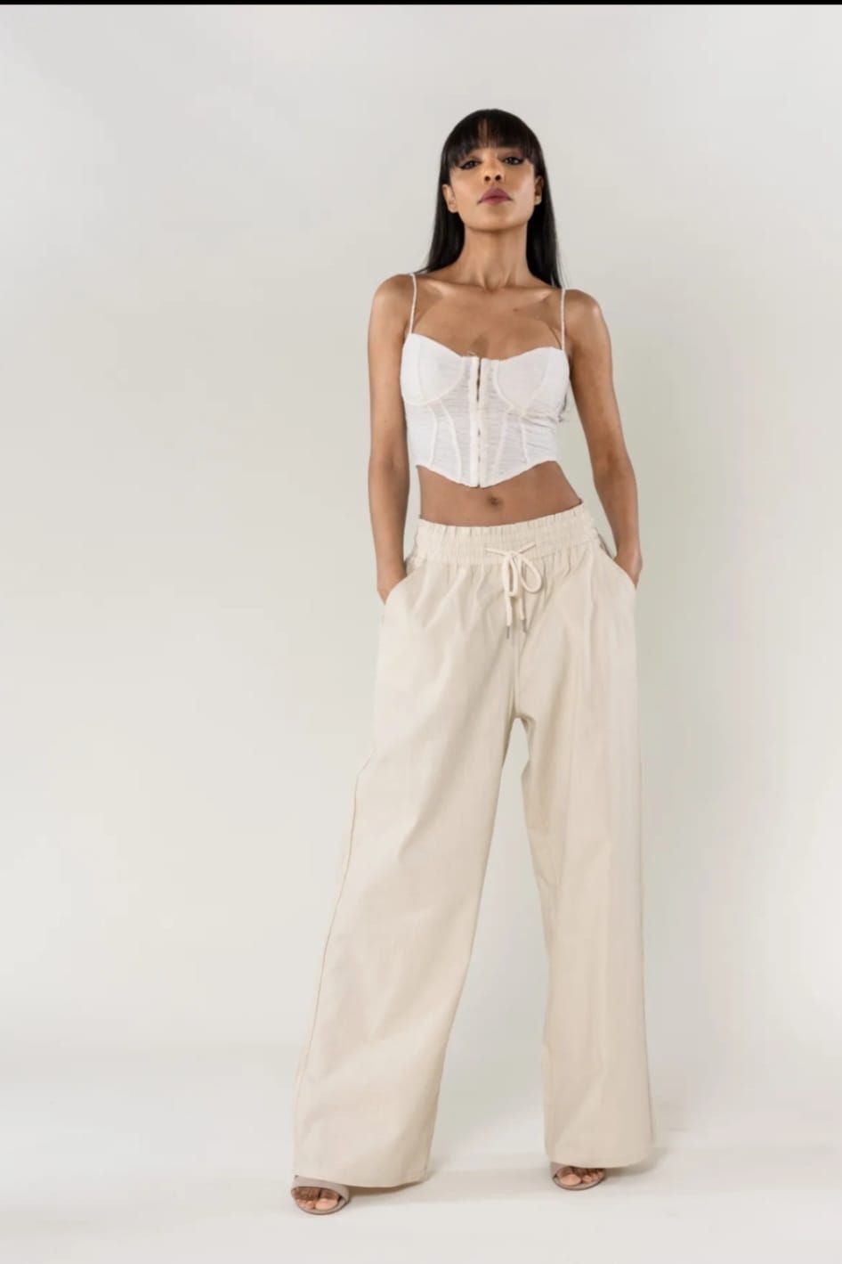 Broek met wijde pijpen in linnenstijl